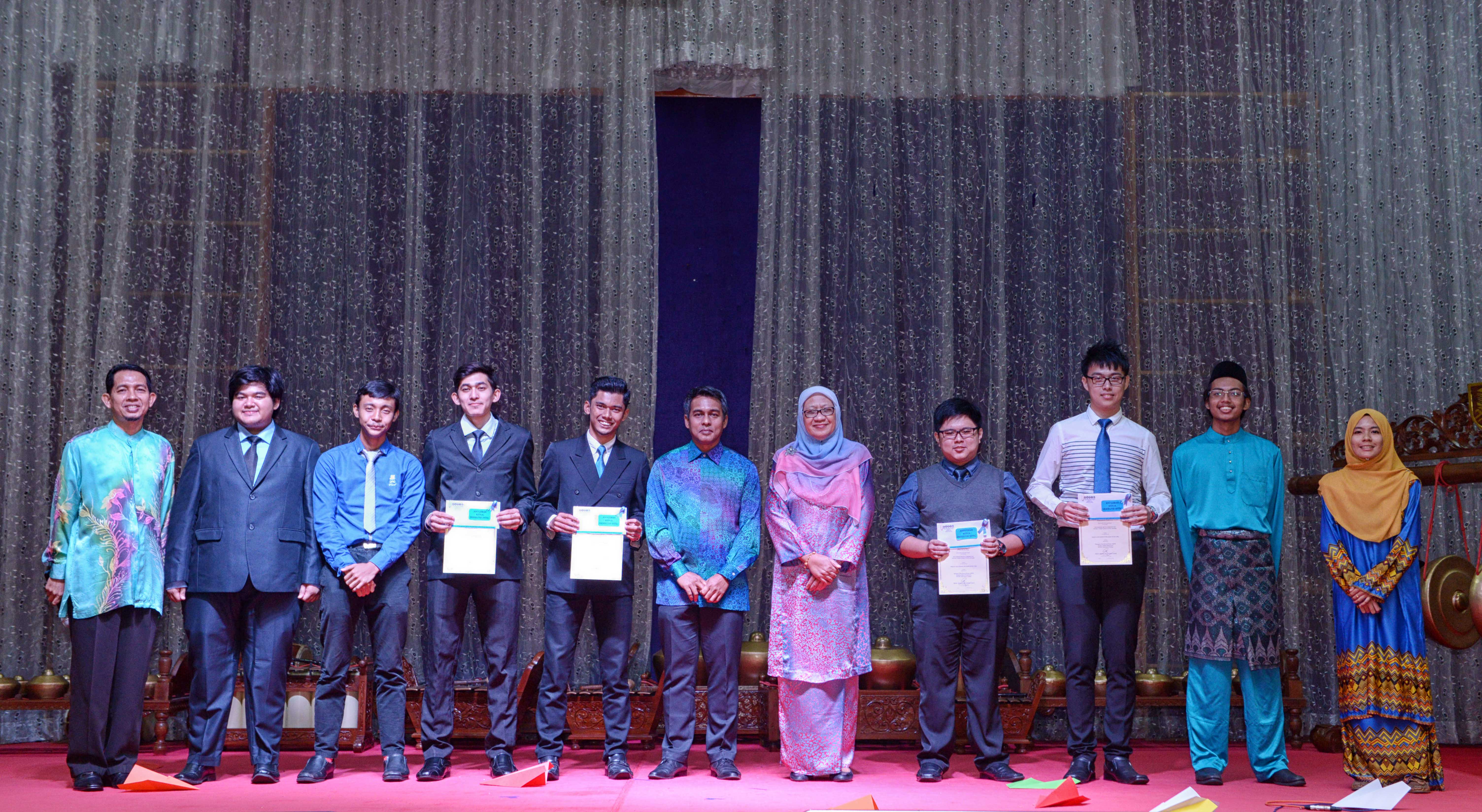 chief-excecutive-award-among-best-student