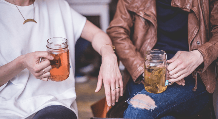 12 Things People Wished They Knew Before Starting College - 4 Go out and make new friends