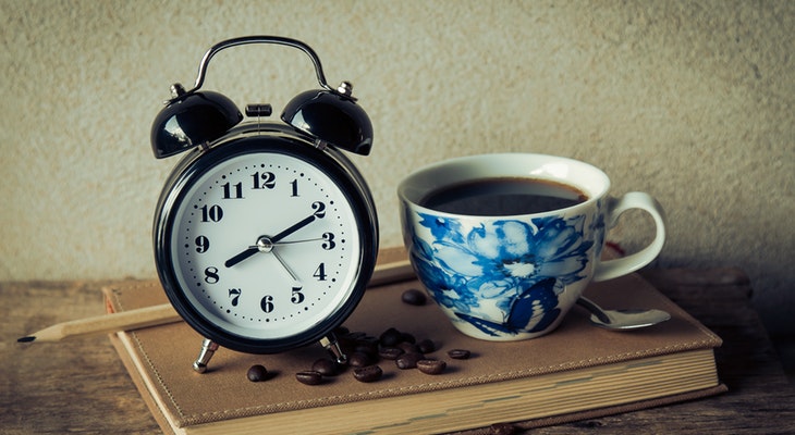 Here Are 7 Scientific Ways to Stay Awake Without Coffee - Feature-Image