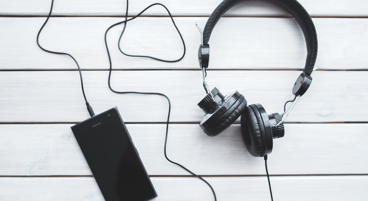 Need-to-Study-Here-Are-7-Scientific-Ways-to-Stay-Awake-Without-Coffee-Listen-to-your-favourite-songs-7