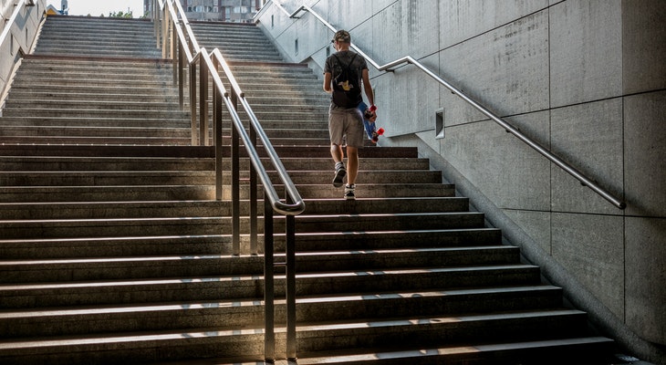 Need-to-Study-Here-Are-7-Scientific-Ways-to-Stay-Awake-Without-Coffee-Take the stairs-1