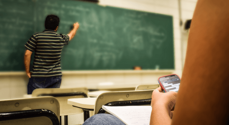 Bad study habits - 4 Clandestine texting during class