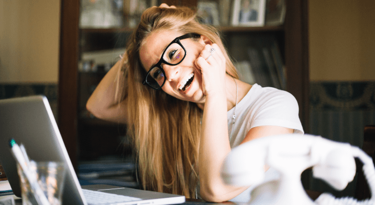 How to Maintain a Long-Distance Relationship - 1 Schedule your cyber dates