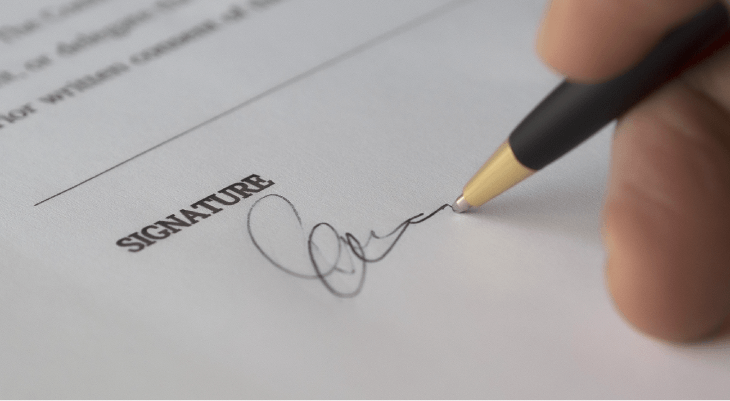 Email etiquette for students - 7 Sign off with a professional email signature