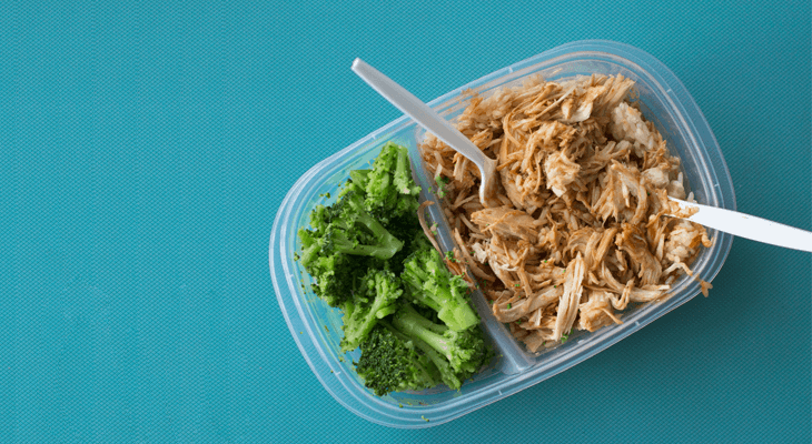 How to lose weight in college - 4 Cook your meals and meal prep for the week