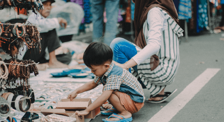 7 Cheap Ways to Have Fun as Broke College Students-Check out local events or bazaars