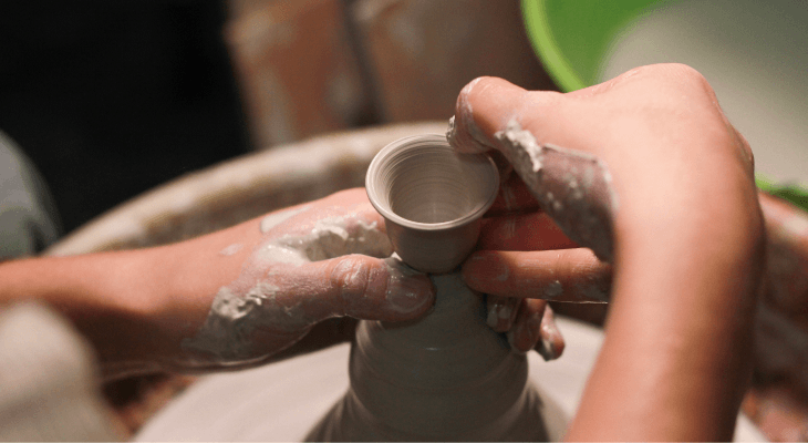 7 Cheap Ways to Have Fun as Broke College Students-6 Learn to make the local arts and crafts