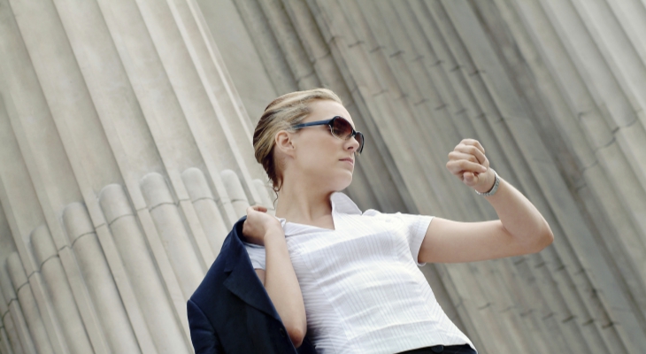 Things you should not do at a job interview - 2 Walking in late