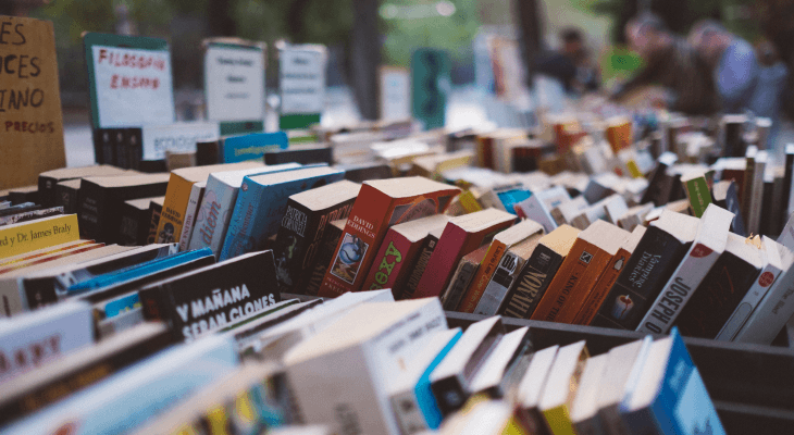 Ways to Make Easy Money on Campus-Sell old textbooks