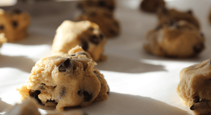 https://cdn.eduadvisor.my/articles/2019/07/Dangerous-Food-Mistakes-Eating-Cookie-Dough.png