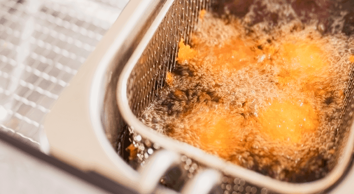 Dangerous Food Mistakes-Reusing Cooking Oil