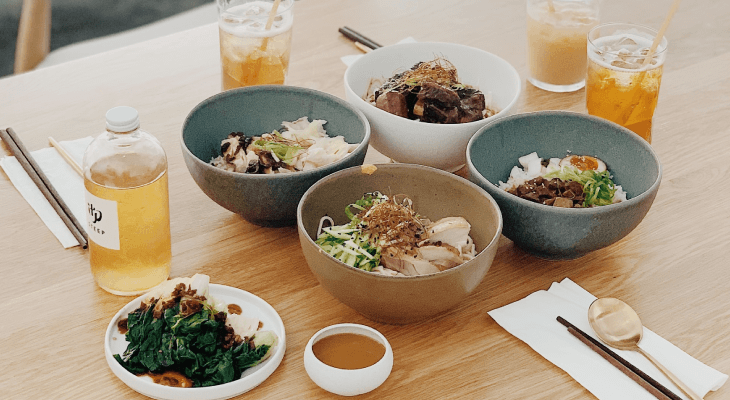 eat-healthy-without-stress-colourful-dishware