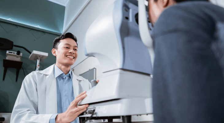 roles-healthcare-optometrist