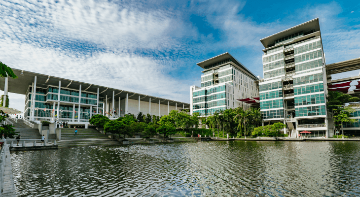 taylors-top-uni-hospitality-taylors-lakeside